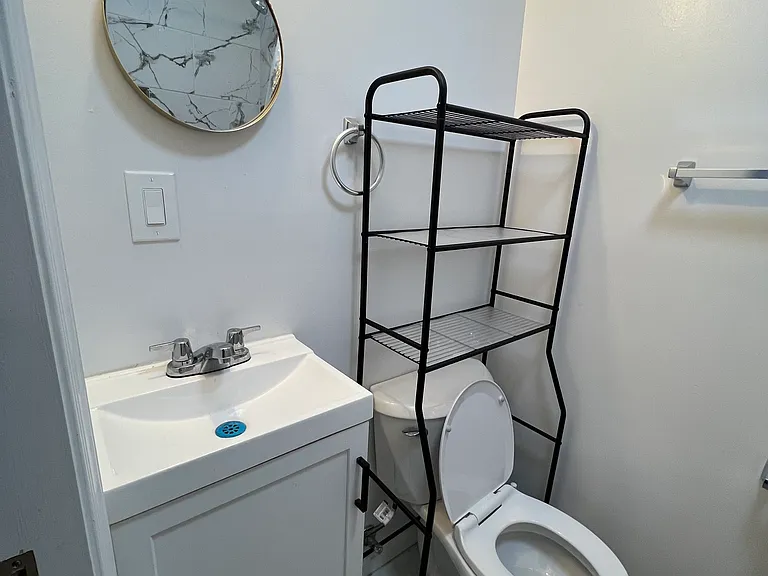 8708 Phipps Farm Way — Photo 4