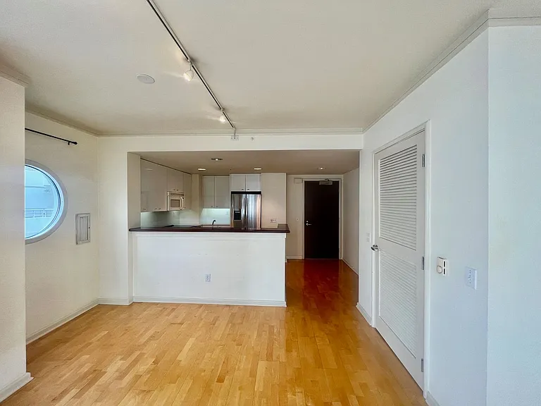 403 Main St #709 — Photo 14