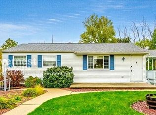 2068 Robin Hood Dr, North Huntingdon, PA 15642