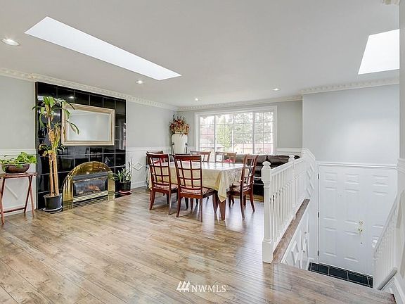 4th image of 14825 NE 15th Pl