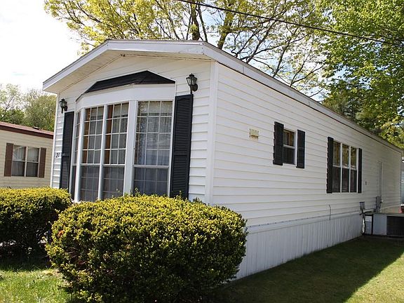 3rd image of 21 Gladys Dr