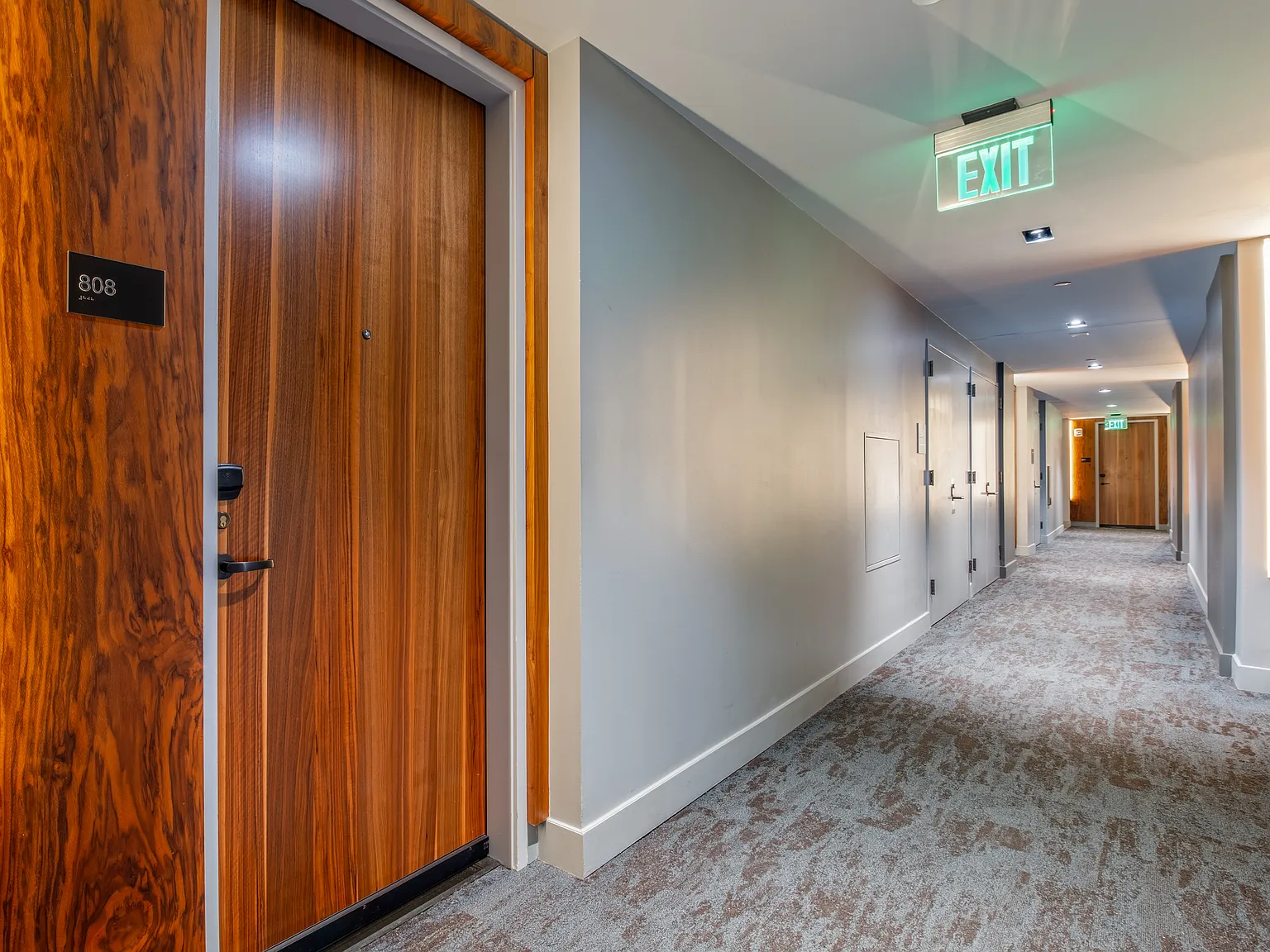2 bed, 880 sqft, $3,650 — Photo 2