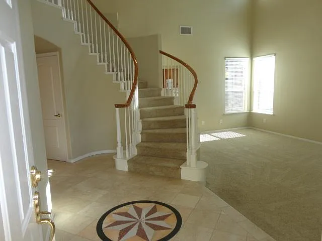 4 bed, 3.5 bath, 2620 sqft, $3,495 — Photo 2