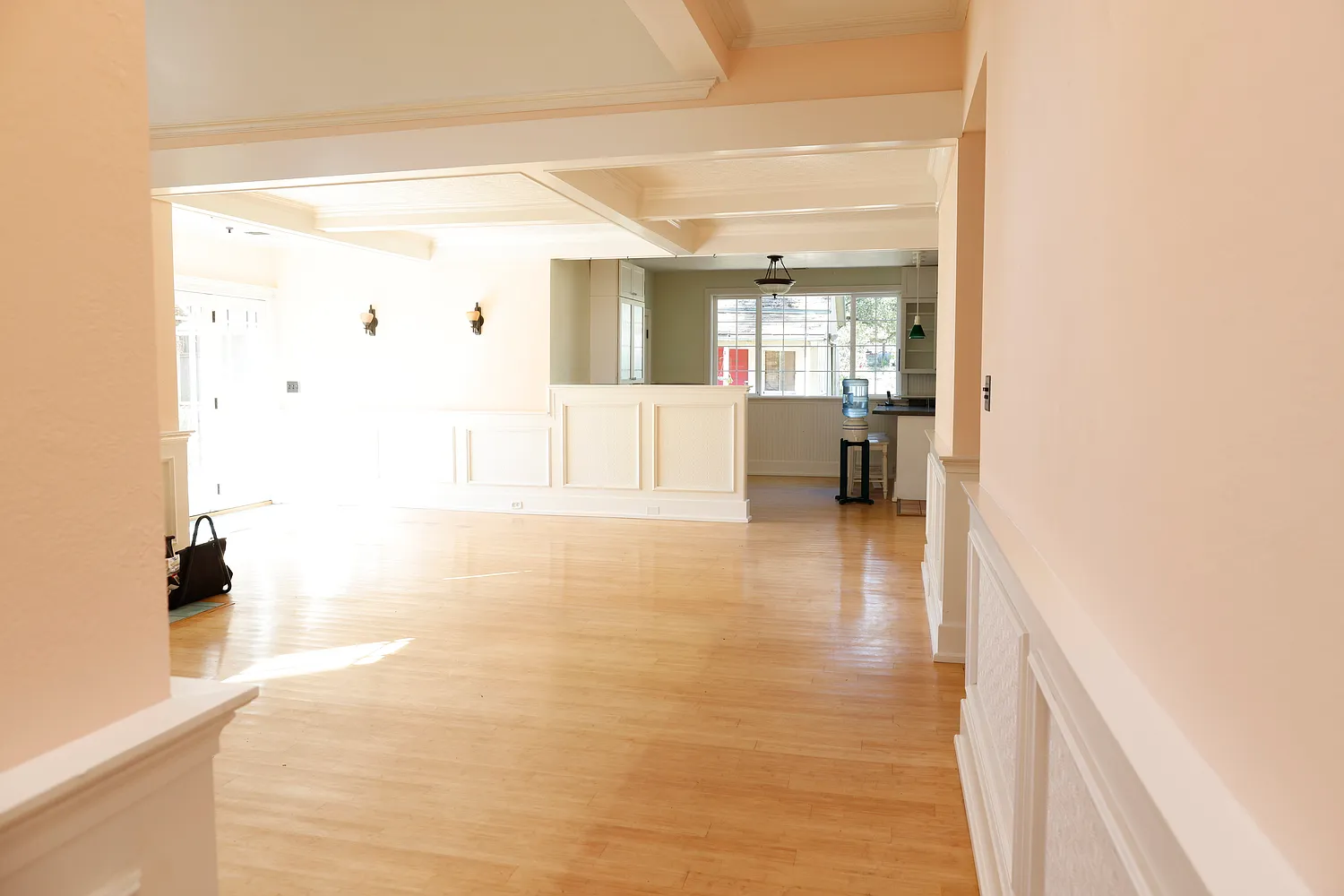 3 bed, 3.5 bath, 2200 sqft, $5,000 — Photo 4
