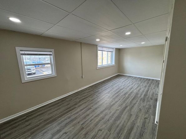 625 Owen St APT 3