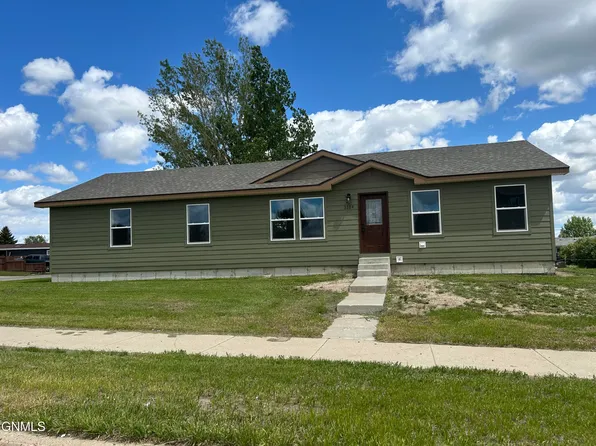 3114 Pheasant Run Pkwy, Williston, ND 58801