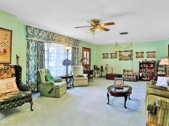 4th image of 879 S Terrace Dr