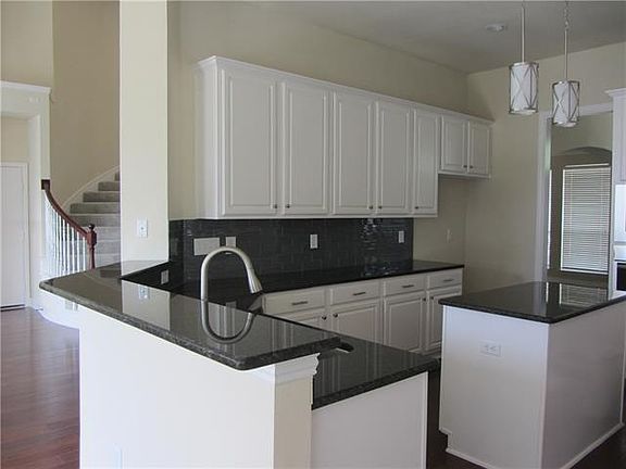 4th image of 4400 Cedar Valley Dr