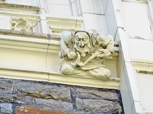 Rented by R New York | media 24