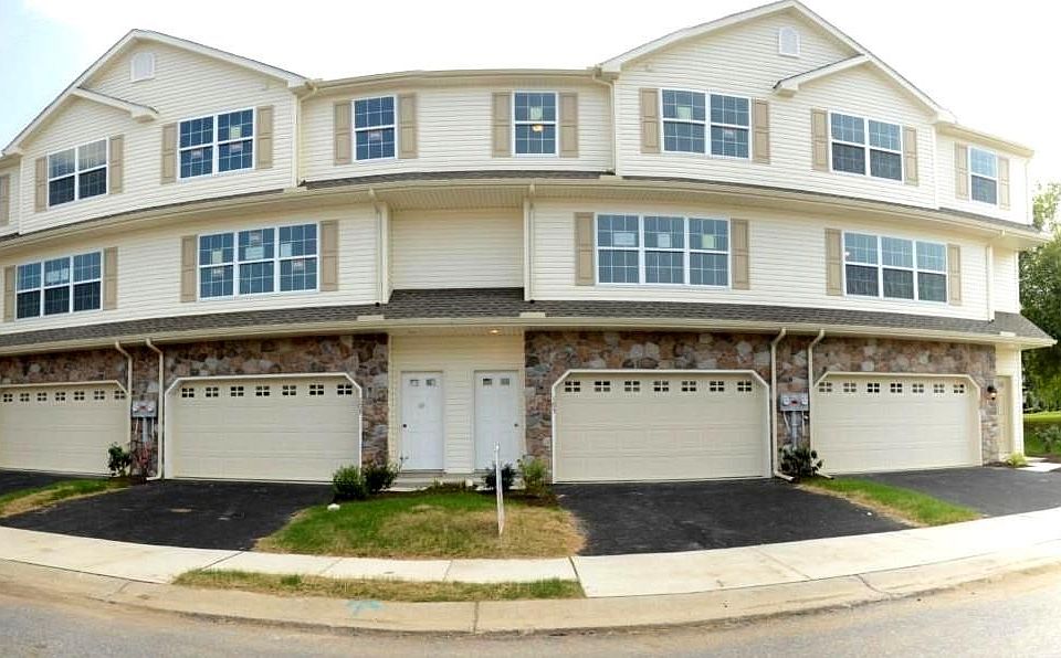 2nd image of 109 Mapleton Blvd