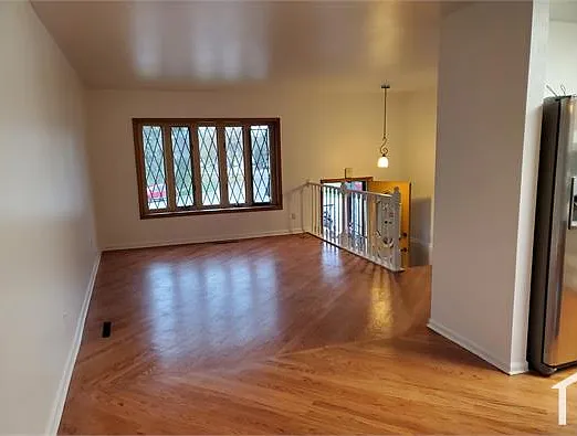 4 bed, 2200 sqft, $3,540 — Photo 3