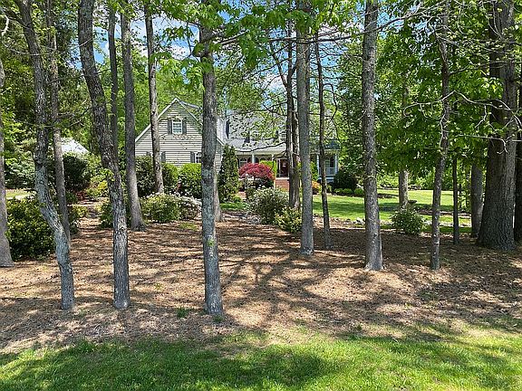 5th image of 3727 Davis Dr
