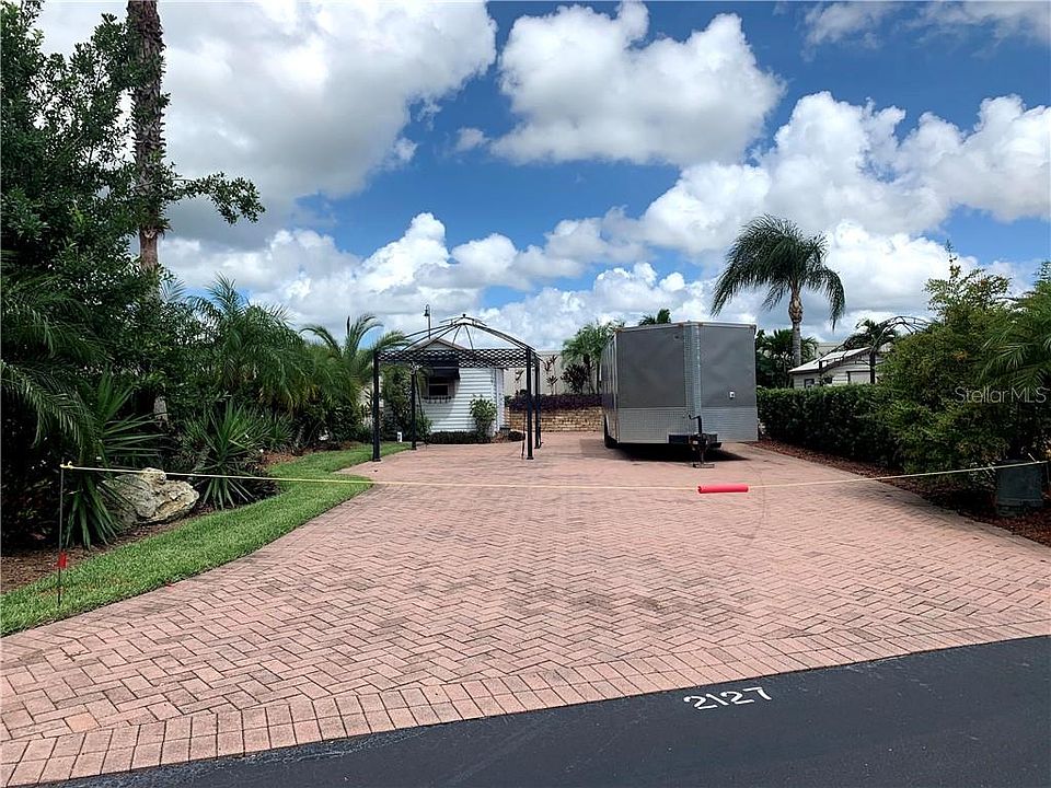 2nd image of 2127 Saint George Dr