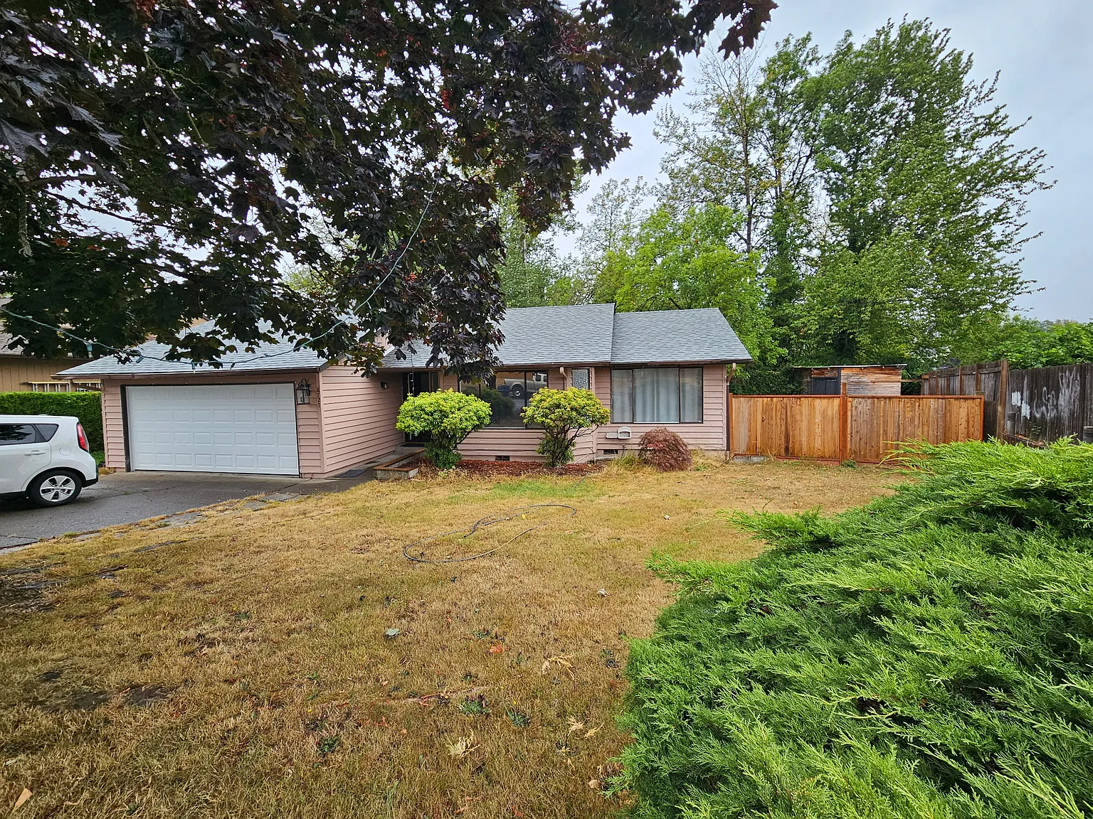 6727 14th Ave NE — Photo 2