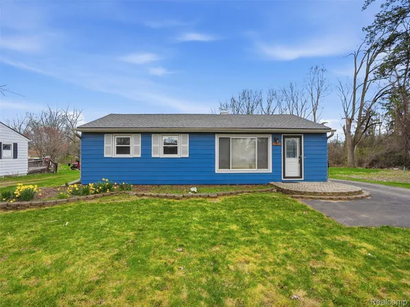 15380 Maxwell Ave, Plymouth, MI 48170