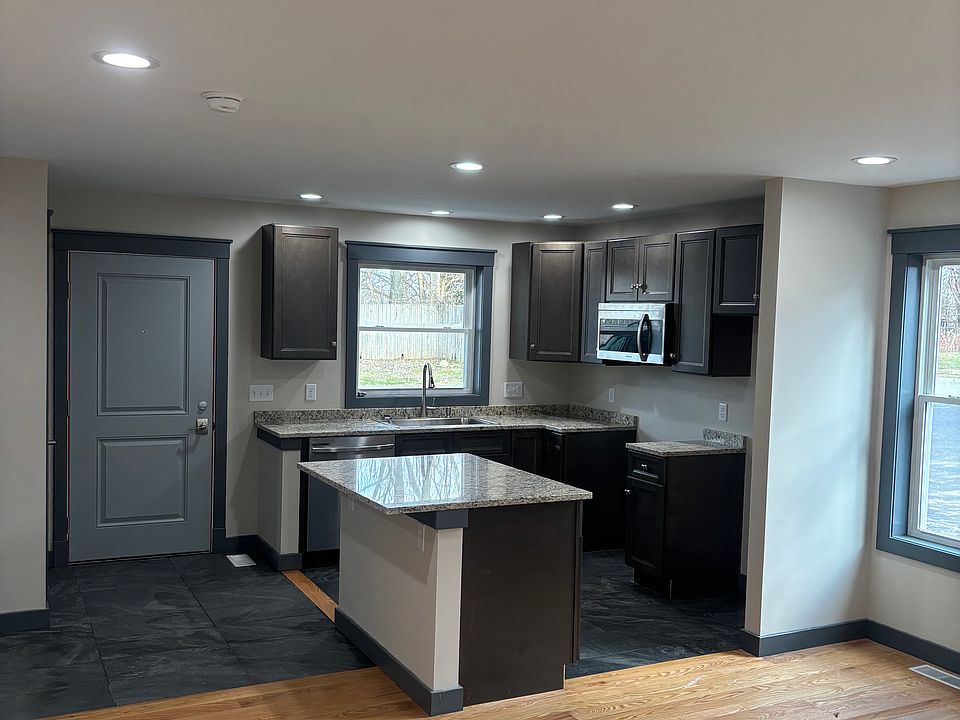 1st image of 104 Rosary Ave #4