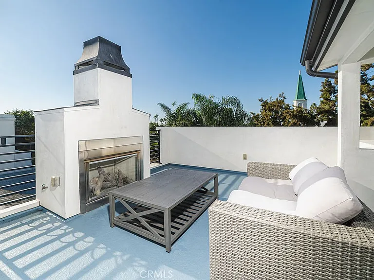608 Heliotrope Ave — Photo 48