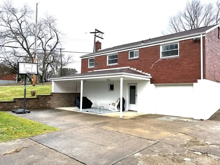 307 Olympic Rd — Photo 3