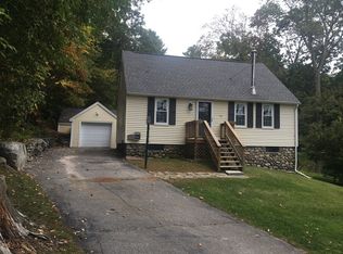 101 Old Common Rd, Auburn, MA 01501