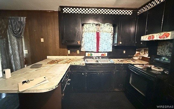 2nd image of 217 Gilmore St