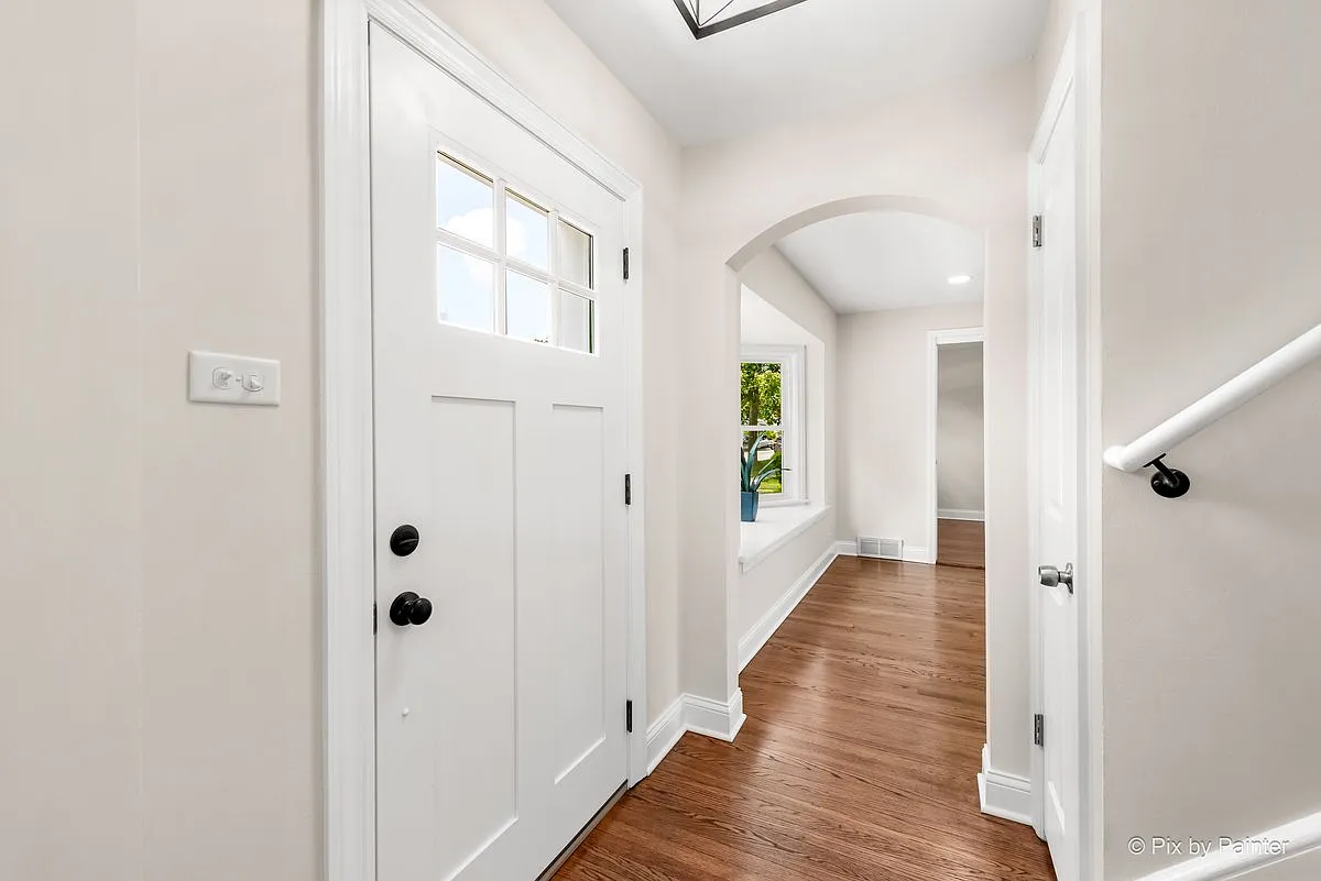3 bed, 1300 sqft, $3,800 — Photo 4