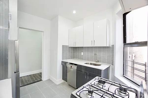 Rented by BRICK & GALO REALTY CORP | media 22