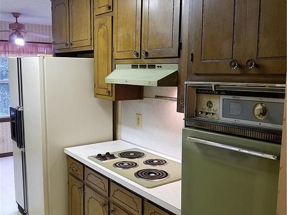 4th image of 2638 Lake Capri Dr