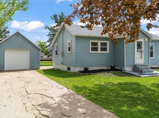 513 7th Ave, Clarence, IA 52216
