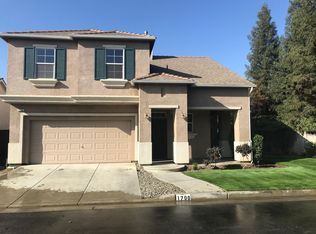 1796 N Avignon Ln, Clovis, CA