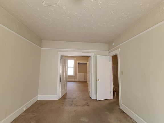 4th image of 935 Pine St APT 10