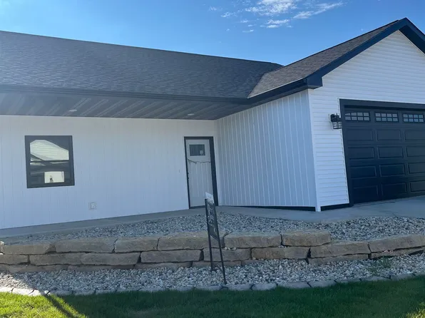 203 Bonnie Ln, Belleville, WI 53508