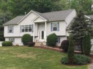 16 River View Dr, Hardwick, NJ 07825