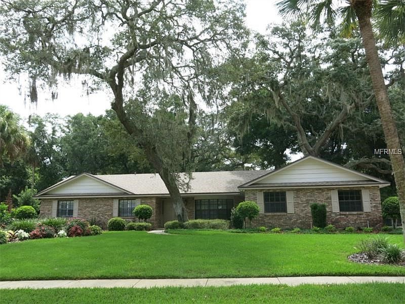 1st image of 320 Valley Dr