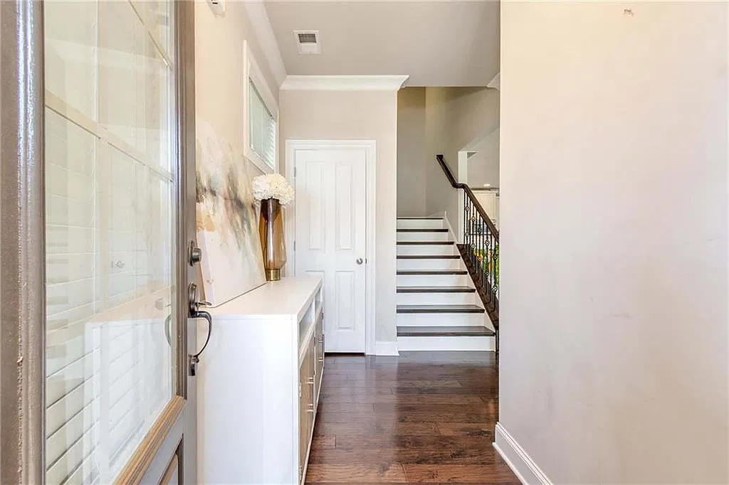 4 bed, 3.5 bath, 2732 sqft, $3,850 — Photo 3
