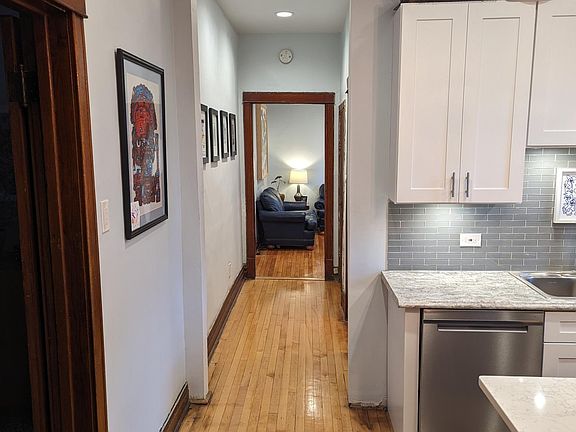 4th image of 2716 N Monticello Ave #1R