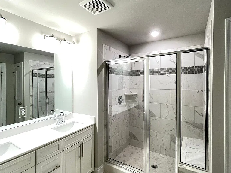 439 Lincoln St — Photo 13