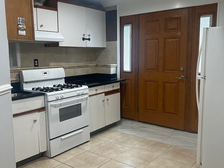 3107 Maygreen Ave — Photo 4