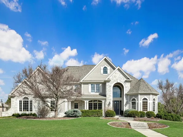 400 North Thornbush CIRCLE, Hartland, WI 53029