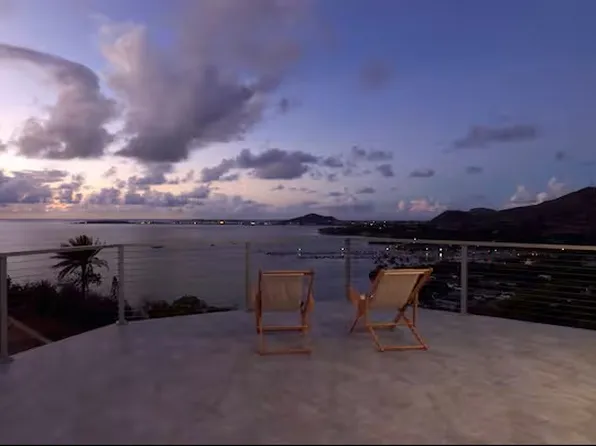 44-652 Kaneohe Bay Dr, Kaneohe, HI 96744