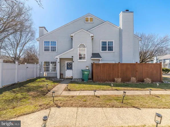 41 Bark Hollow Ln, Horsham, PA 19044