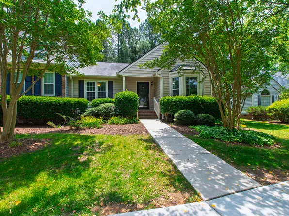 115 Heatherwood Dr, Apex, NC 27502