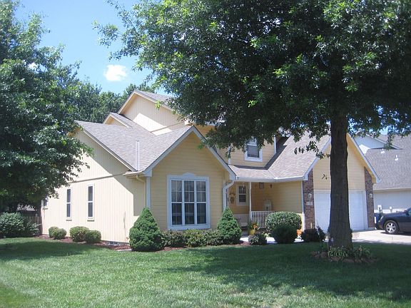 2nd image of 2701 NE Arbor Ct