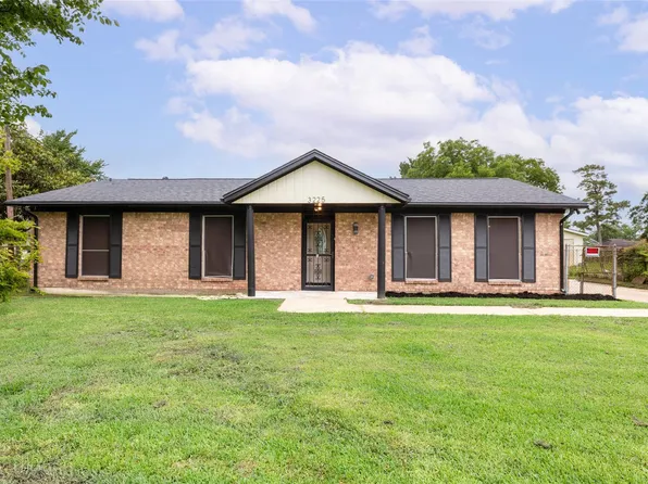 3225 Bostic St, Houston, TX 77093
