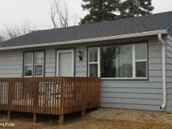 408 6th St N, Hettinger, ND 58639