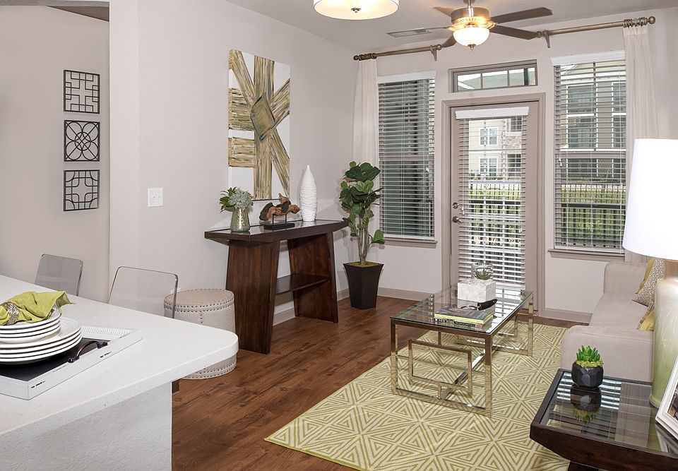 Silver Collection at Cosner's Corner 9500 Silver Collection Cir