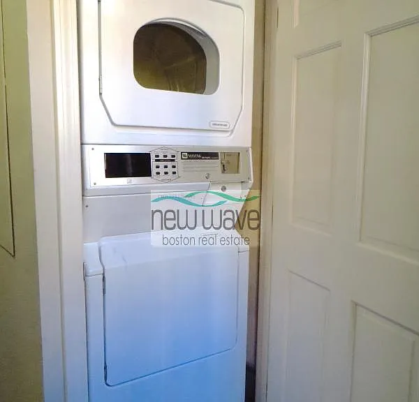 255 Newbury St #2R — Photo 6
