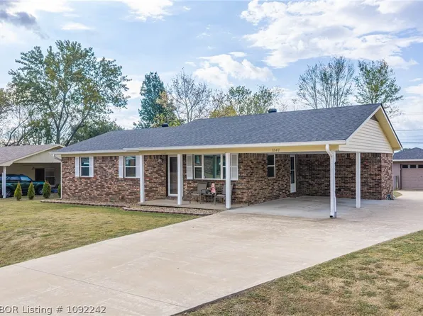 1040 Stadium Dr, Booneville, AR 72927