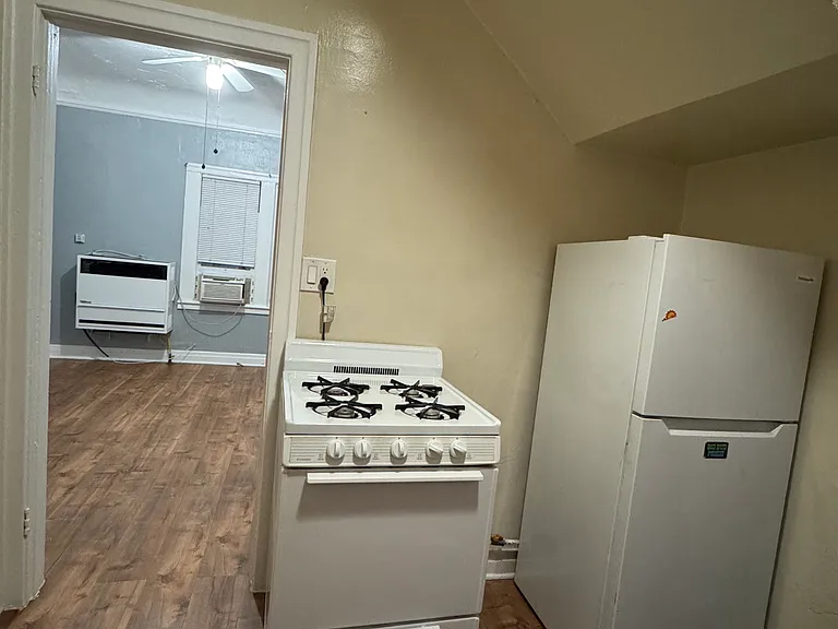 1124 N New Hampshire Ave #D — Photo 5