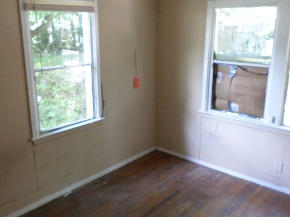2nd image of 3739 Hazelwood Ave