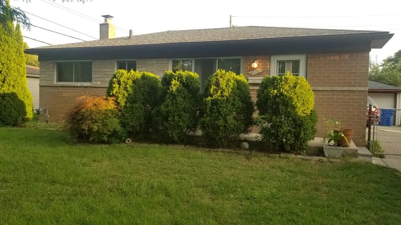 4570 Martin Rd photo 1